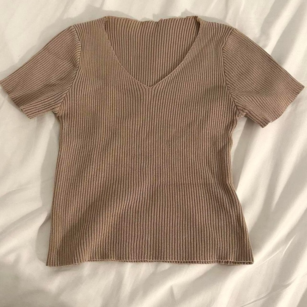 V-Neck Ribbed Knit Top - Taupe